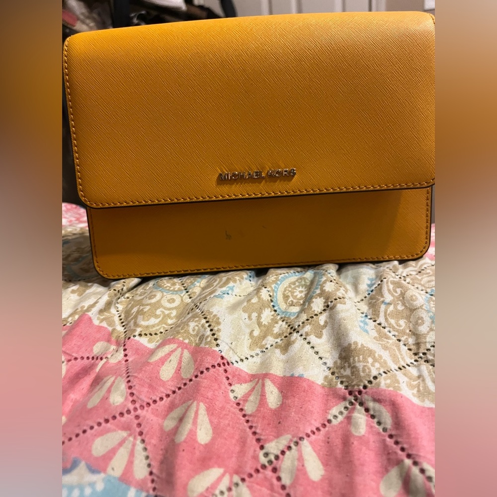 Michael Kors Daniela Crossbody